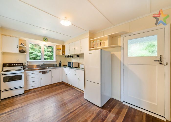  at 4 Powell Road, Kelson, Lower Hutt