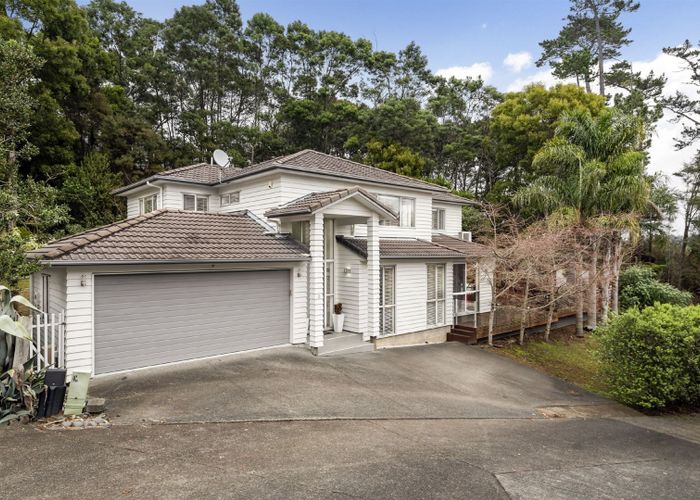  at 8 Hazel Glen, Bayview, Auckland