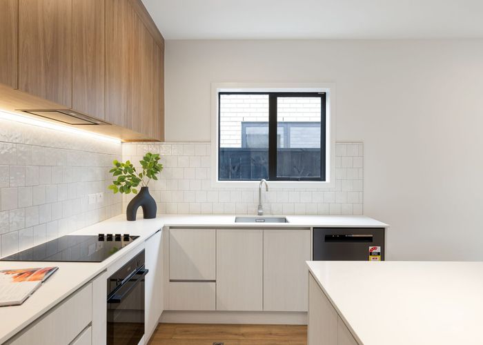  at 2/24 Lumino Terrace, Peacocke, Hamilton, Waikato