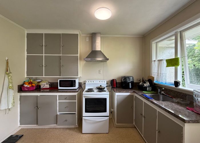  at 3 Fairfield Avenue, Fairfield, Lower Hutt, Wellington