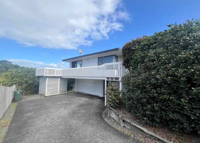  at 28 Lagoon Way, West Harbour, Auckland