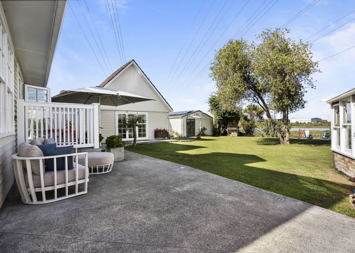  at 95 Edgewater Drive, Pakuranga, Auckland