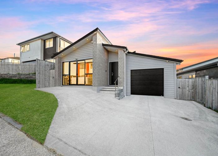  at 126 Thomas Road, Flat Bush, Manukau City, Auckland