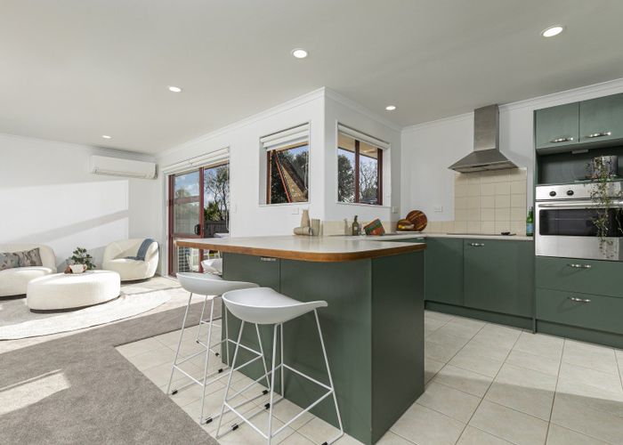  at 10 Marbella Crescent, Oteha, Auckland