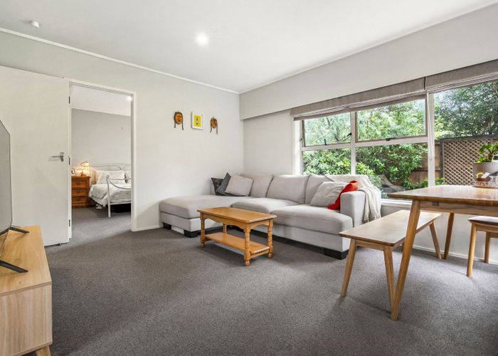  at 2/110 Monarch Avenue, Hillcrest, North Shore City, Auckland