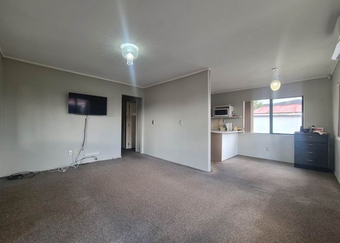  at 12 Grantham Road, Papatoetoe, Auckland