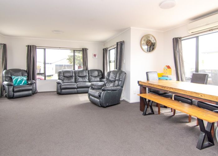  at 39 Dalfield Place, Highbury, Palmerston North