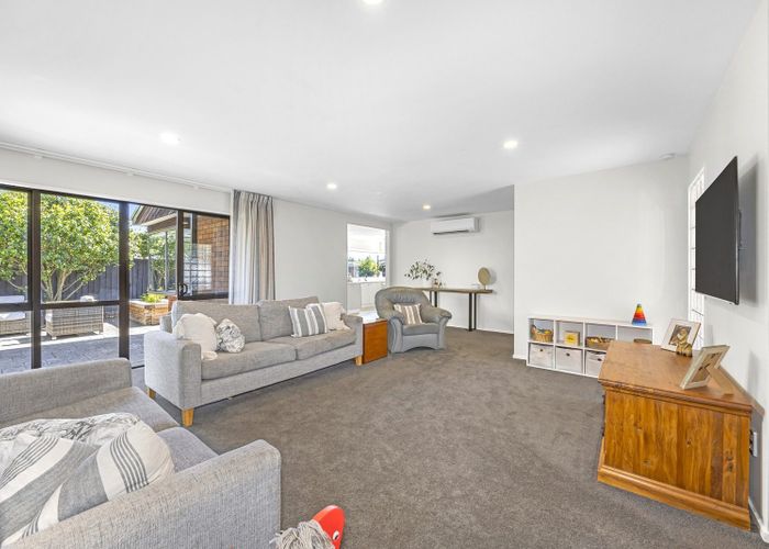  at 11 Giles Place, Shirley, Christchurch City, Canterbury