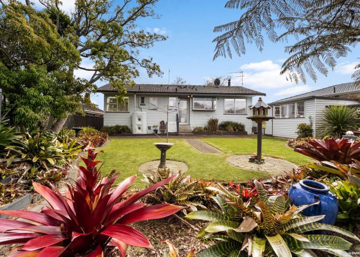  at 30 Vina Place, Massey, Waitakere City, Auckland