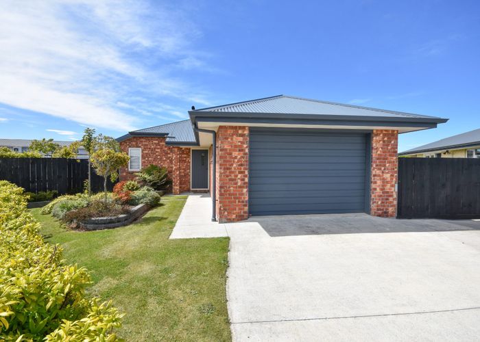  at 8 Kew Place, Corstorphine, Dunedin