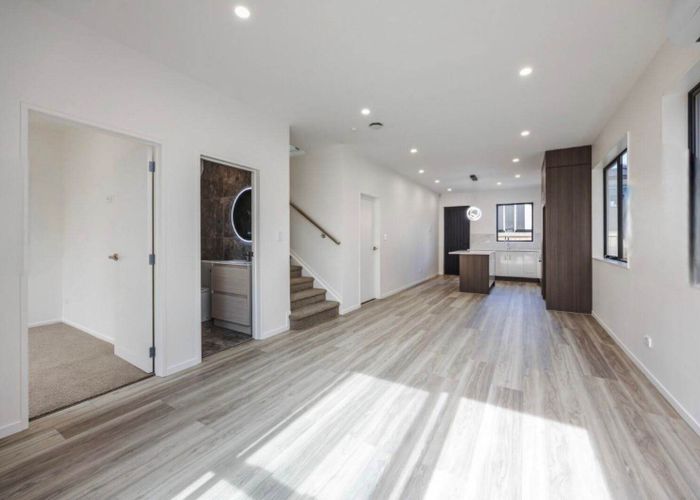  at Lot 5/10 Fraser Road, Papatoetoe, Manukau City, Auckland