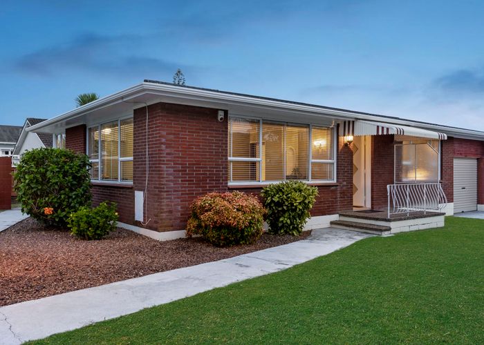  at 1/207 Mount Albert Road, Sandringham, Auckland