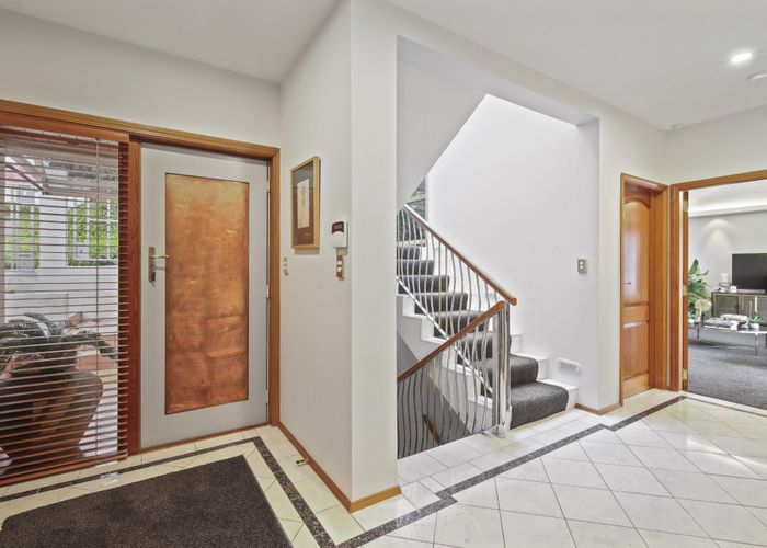  at 32 Dyers Pass Road, Cashmere, Christchurch City, Canterbury
