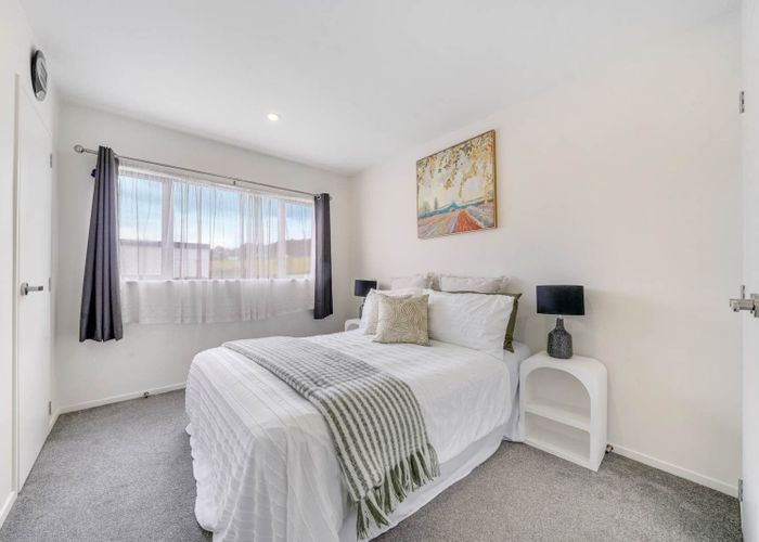  at 2 Creekside Way, Flat Bush, Manukau City, Auckland