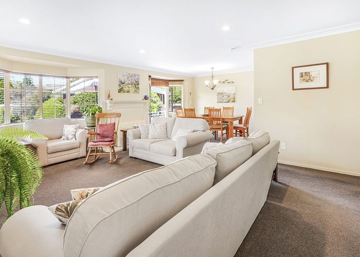  at 8 Perindale Drive, Chartwell, Hamilton