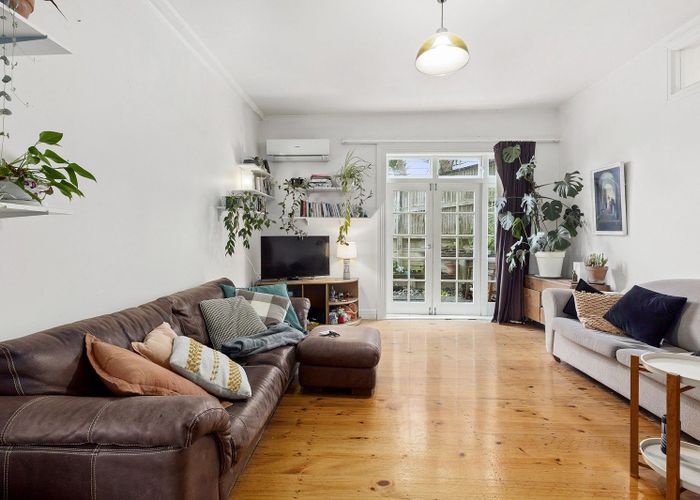  at 35 Lawrence Street, Newtown, Wellington