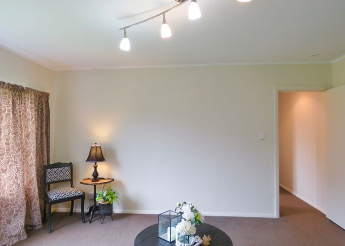  at 233 Clarkin Road, Fairfield, Hamilton