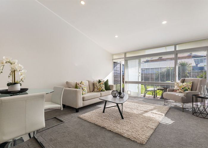  at 3/6 North Avenue, Narrow Neck, Auckland