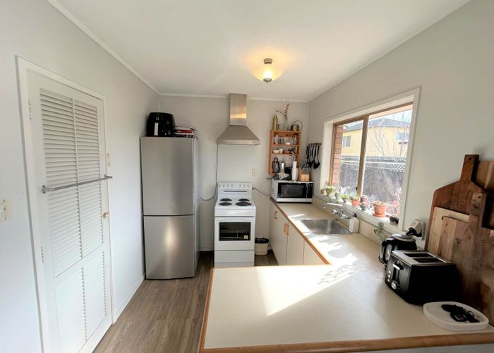  at 1/236 Te Atatu Road, Te Atatu South, Auckland