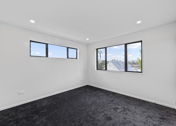  at 35 Whiteywood Street, Westgate, Waitakere City, Auckland