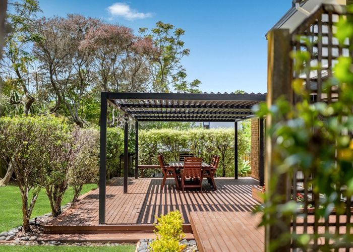  at 17 Annalong Road, Dannemora, Auckland