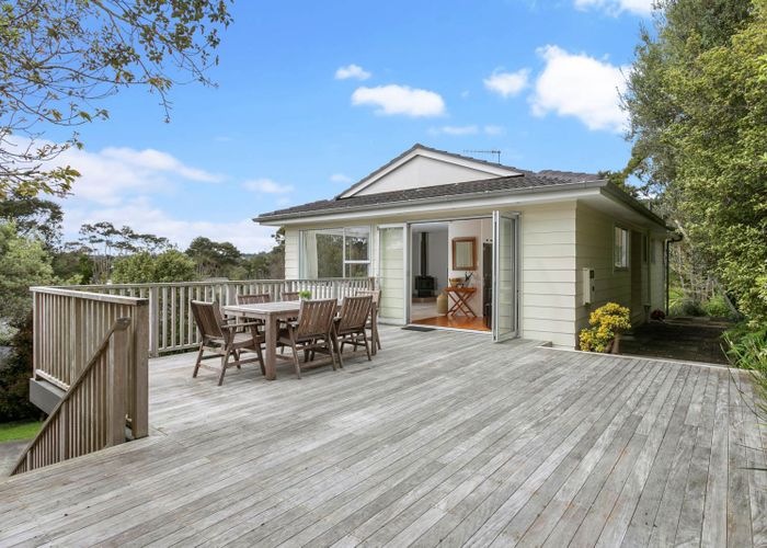  at 15 Stallard Place, Glen Eden, Auckland
