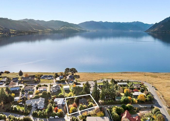  at 8 Drake Place, Lake Hāwea