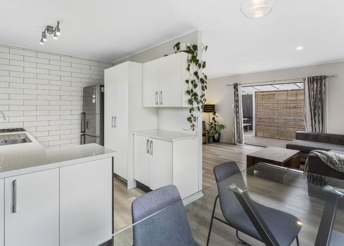  at 24 Bayside Avenue, Te Atatu Peninsula, Auckland