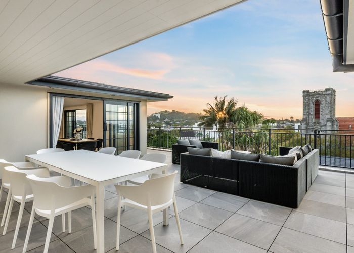  at 10/2 Bassett Road, Remuera, Auckland City, Auckland