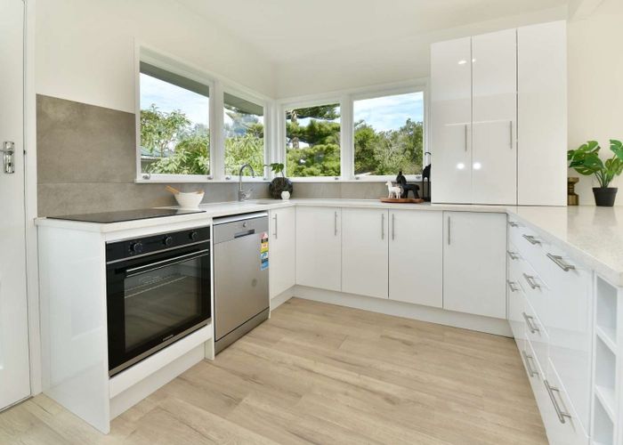  at 2/5 Margaret Place, Milford, Auckland