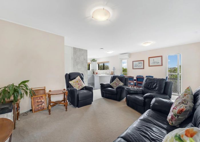  at 58B Mirrabooka Avenue, Botany Downs, Auckland