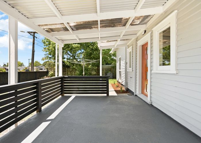  at 8 Cassidy Street, Hamilton East, Hamilton