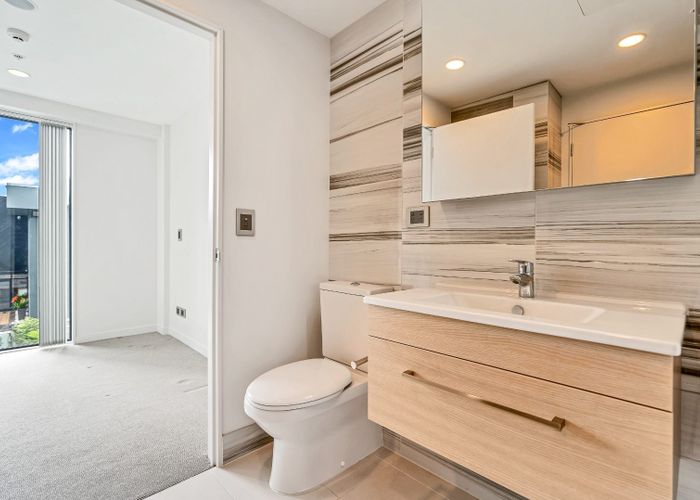  at 105/10 Lion Place, Epsom, Auckland