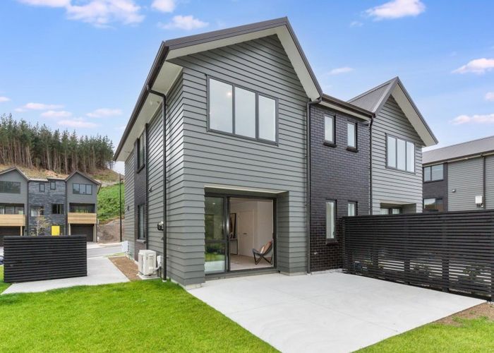  at 4 Holystone Road, Whitby, Porirua