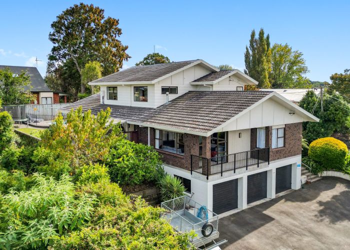  at 1030 River Road, Queenwood, Hamilton