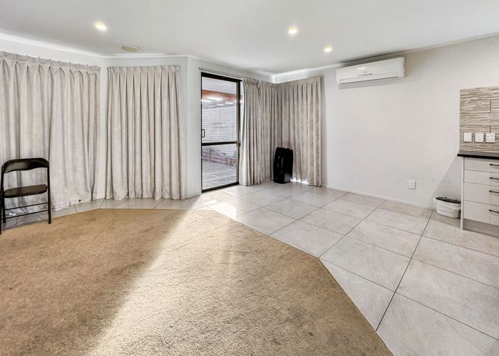  at 11 Lowburn Place, Clover Park, Manukau City, Auckland