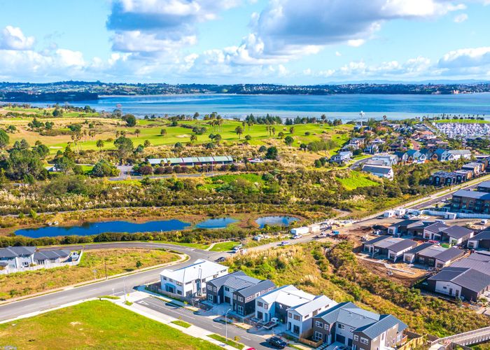  at 10 Kowaitau Avenue, Beachlands, Manukau City, Auckland