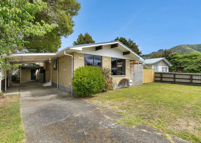  at 8 Kentucky Street, Totara Park, Upper Hutt