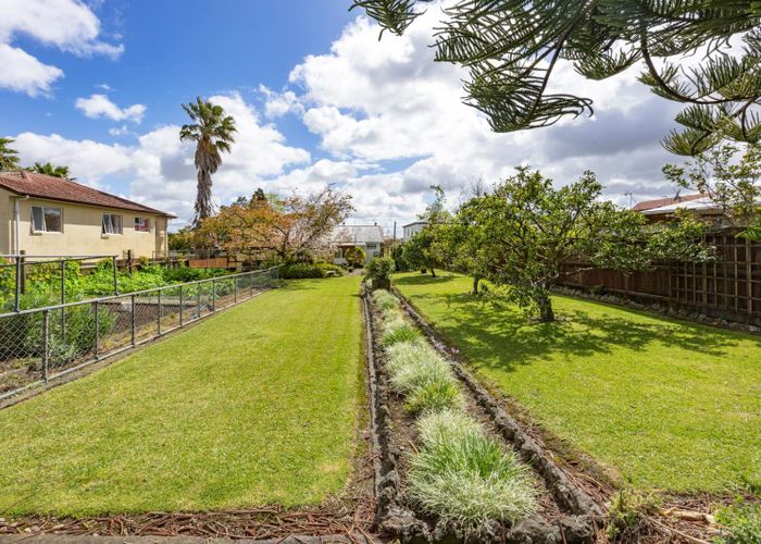  at 25 Margan Avenue, New Lynn, Waitakere City, Auckland