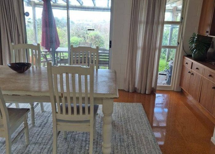  at 547 Glenfield Road, Glenfield, North Shore City, Auckland