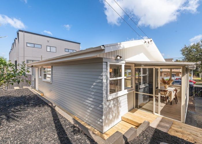  at 6 Kingsway Avenue, Sandringham, Auckland City, Auckland