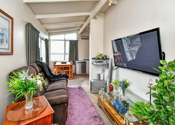  at 2/2 Dagenham Street,, Manurewa, Manukau City, Auckland