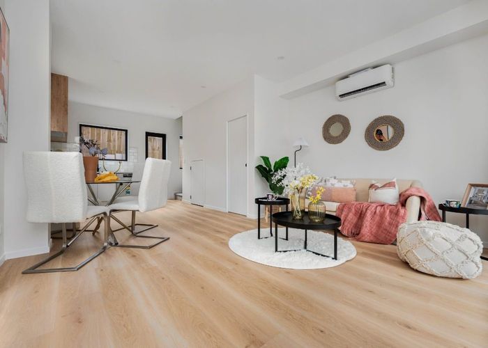  at 8/18 Dellwood Avenue, Te Atatu South, Waitakere City, Auckland