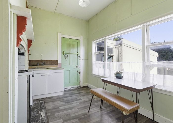  at 27 Mahoney Street, Whanganui East, Whanganui, Manawatu / Whanganui