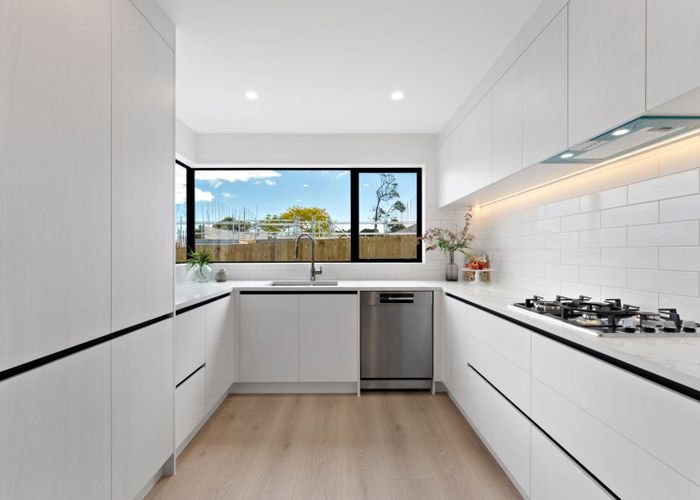  at 21B Crosby Road, West Harbour, Waitakere City, Auckland