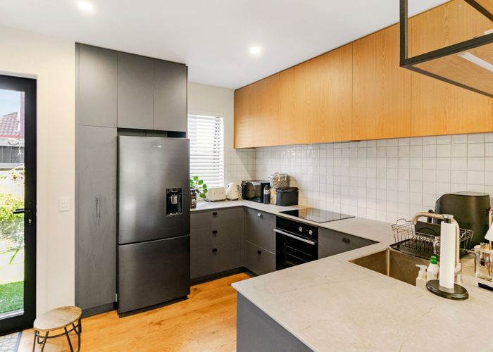  at 6/7 Boyd Avenue, Mangere Bridge, Manukau City, Auckland