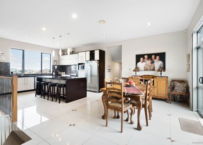  at 85 Travis View Drive, Fairview Heights, Auckland