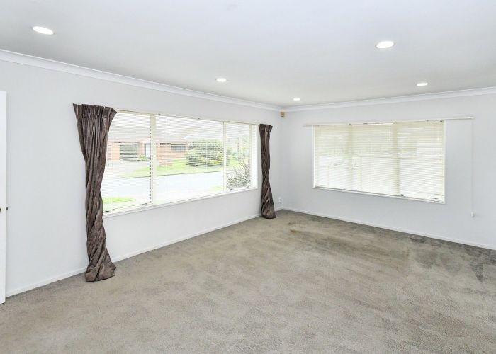  at 1/132 Millhouse Drive, Northpark, Manukau City, Auckland