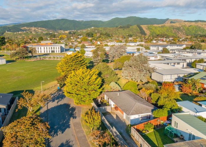  at 25 Margaret Road, Raumati Beach, Paraparaumu