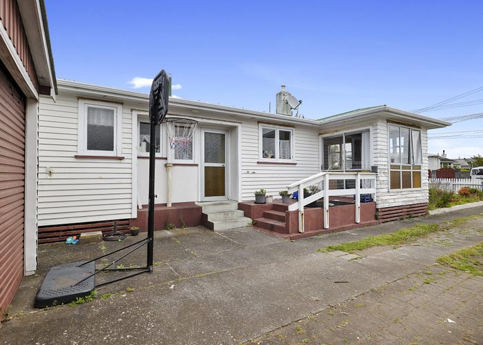  at 56 Banks Street, Marfell, New Plymouth